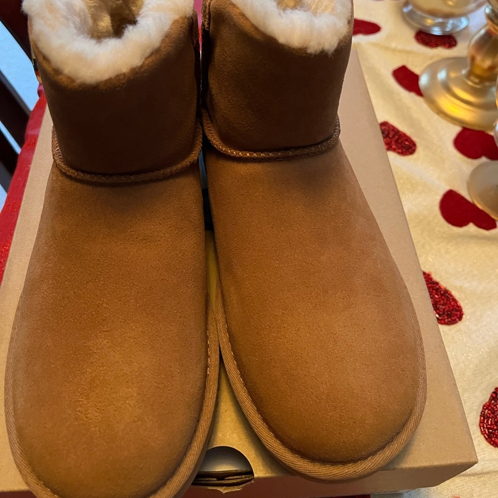 Ugg Mini Bailey Button Crystals Size 7 - image 2